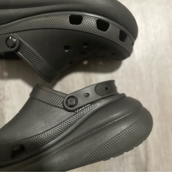 Crocs Black Platform Clogs size 9W/7M like new - Picture 5 of 10